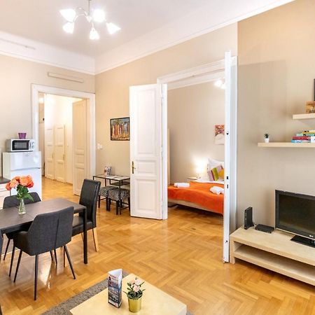 Orangehomes Kalvin Sq 2 Bedroom Apartment บูดาเปสต์ ภายนอก รูปภาพ