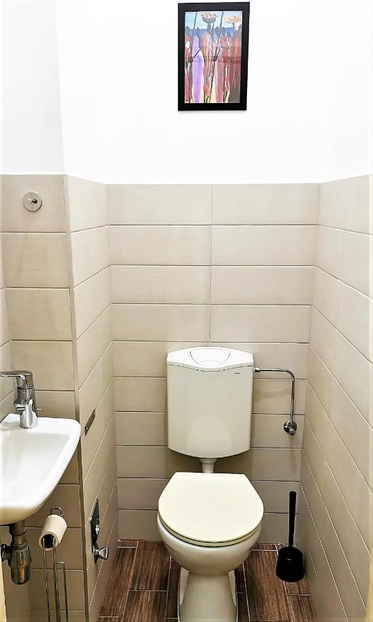 Orangehomes Kalvin Sq 2 Bedroom Apartment บูดาเปสต์ ภายนอก รูปภาพ