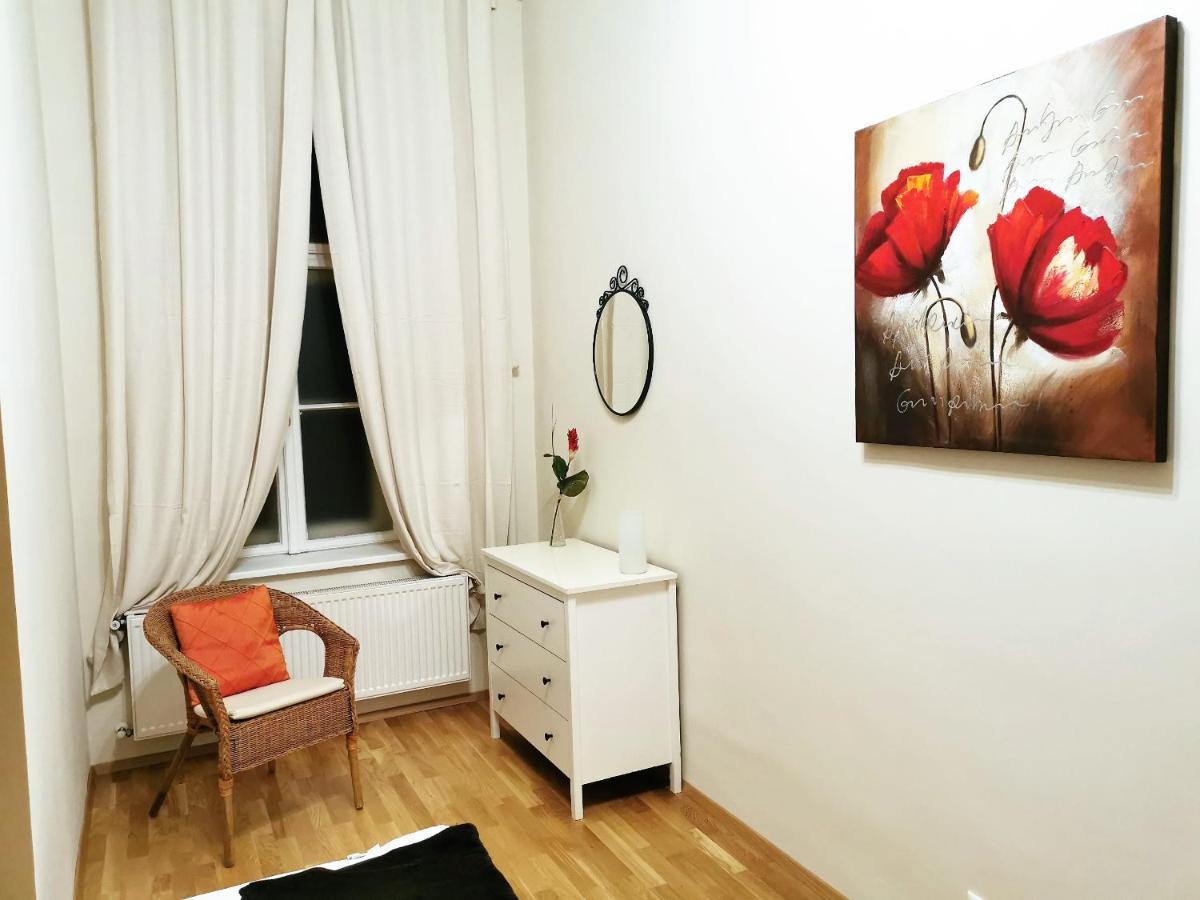 Orangehomes Kalvin Sq 2 Bedroom Apartment บูดาเปสต์ ภายนอก รูปภาพ