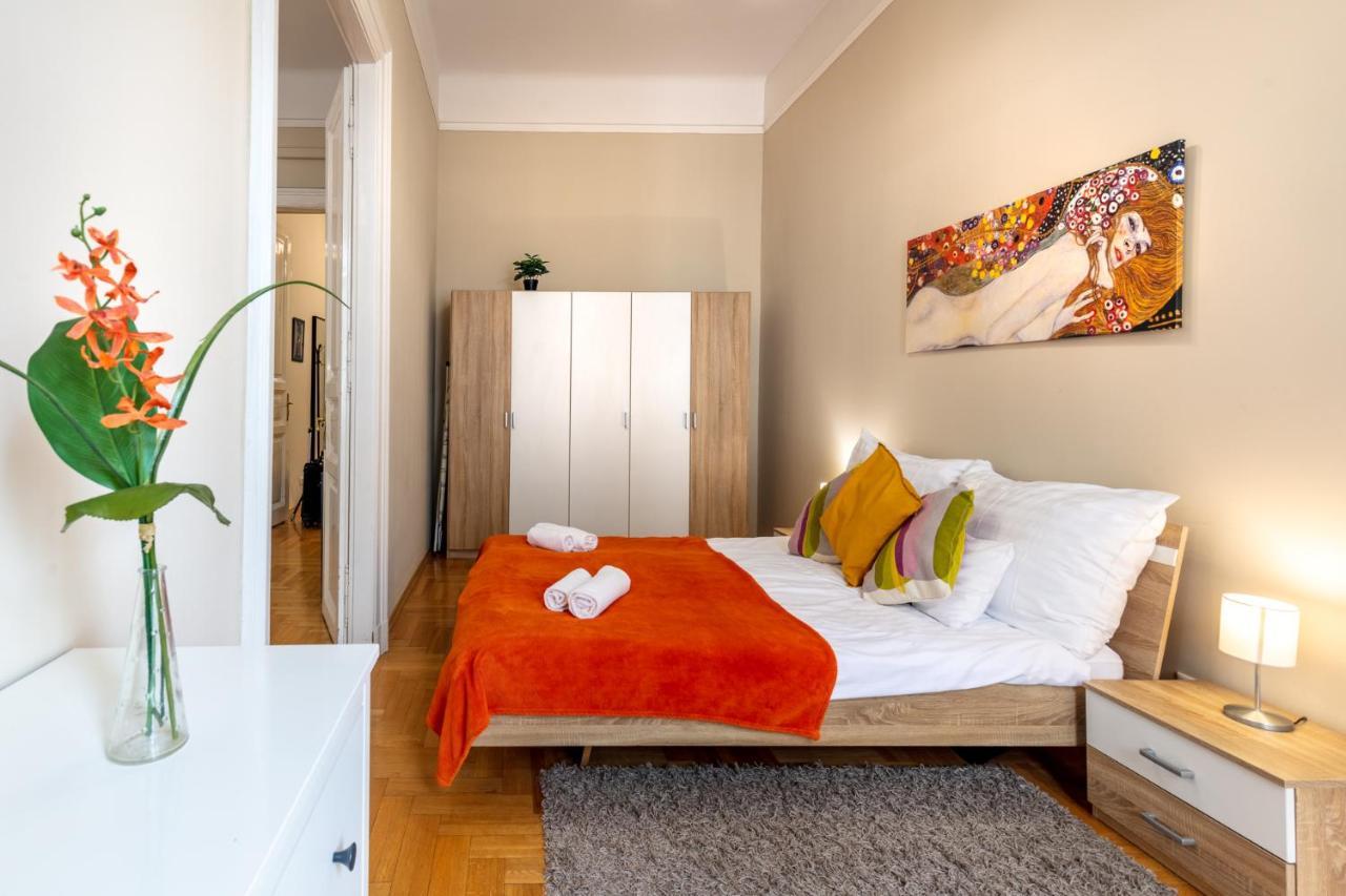Orangehomes Kalvin Sq 2 Bedroom Apartment บูดาเปสต์ ภายนอก รูปภาพ