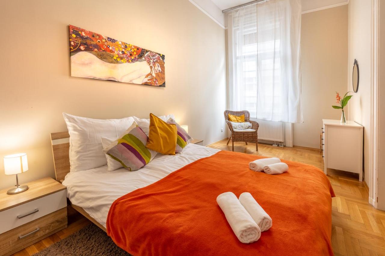 Orangehomes Kalvin Sq 2 Bedroom Apartment บูดาเปสต์ ภายนอก รูปภาพ